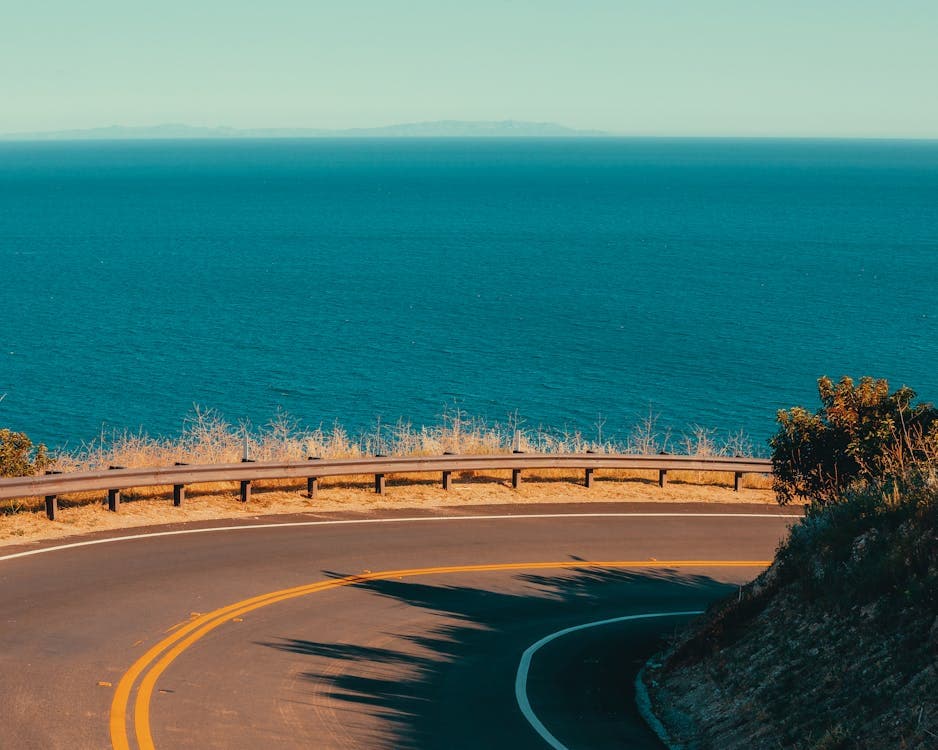 Highway in California representing accident laws and legal requirements